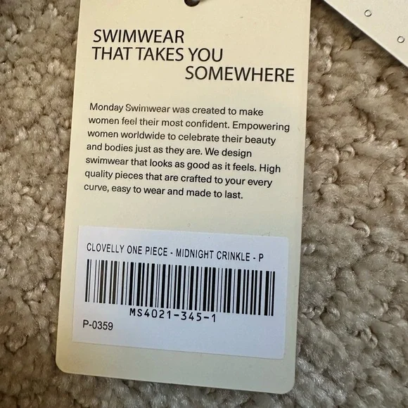 Monday swimwear midnight crinkle - Picture 8 of 9